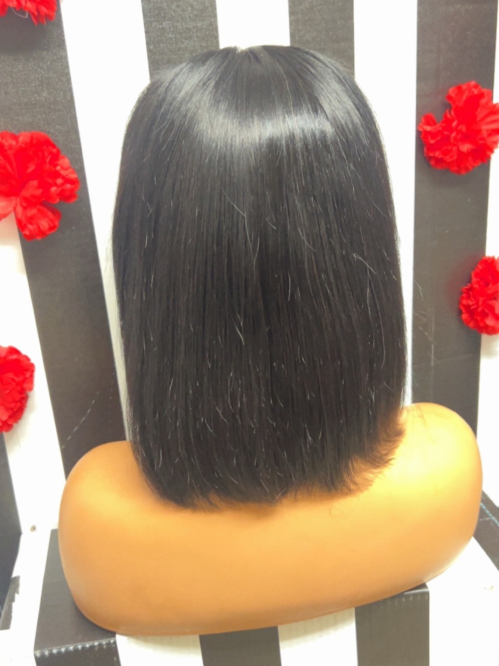 Black Lace Front Bob Wig - Natural Straight Hair - Picture 3 of 4